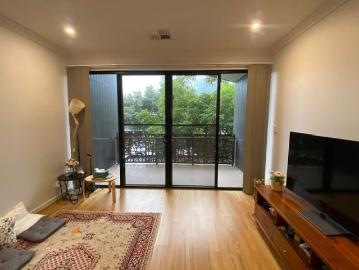 MODERN 2 3 BR TOWNHOUSE WITH AUTO GGE ONLY MINUTES WALK TO ENTERTAINMENT CENTRE & MORE