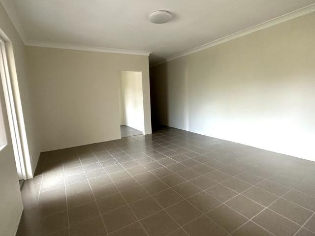 MODERN 2 BED 1 BATHROOM UNIT