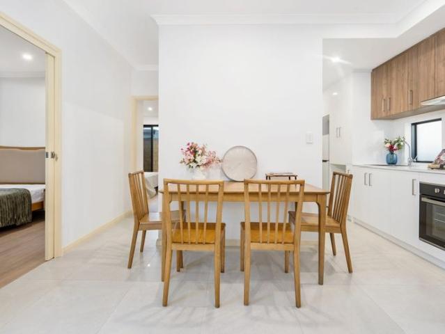 Modern 2 Bed, 2 Bath Apartment in an Ultra Convenient Location Rent Term Flexible