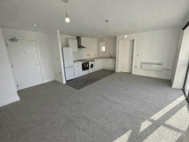 Modern 2‑Bed Apartment in Luton – Available Now