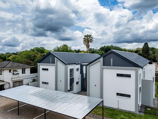 Modern 2 bed flat in Lyttelton Manor