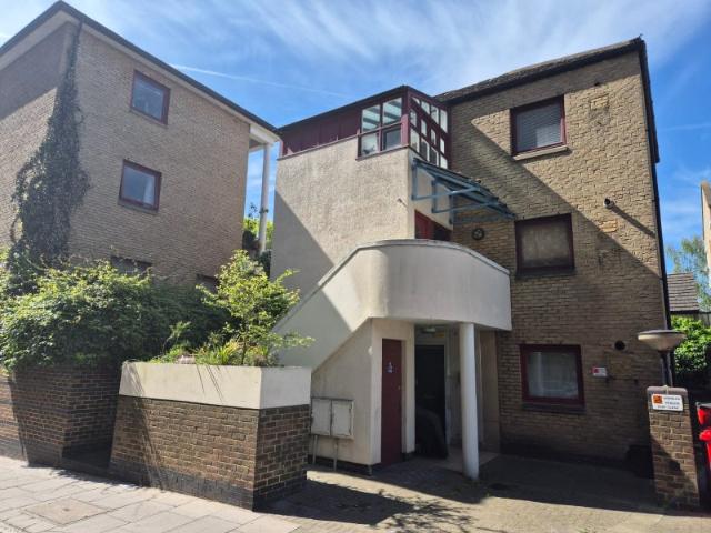 Modern 2 bed fully furnished flat in Angel N1