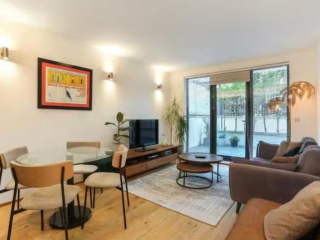 Modern, 2 Bed Ladbroke Grove