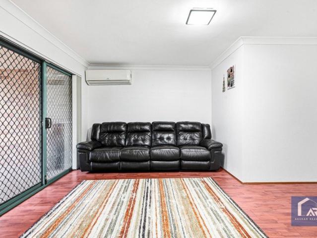 Modern 2 Bed Near Station