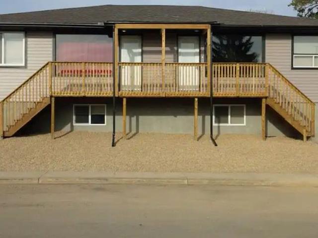 Modern 2 Bedroom Main Floor Suite in Bowden — 2 Bedrooms Main Floor