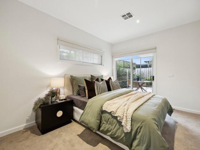 Modern 2 bedroom and study villa with private courtyard