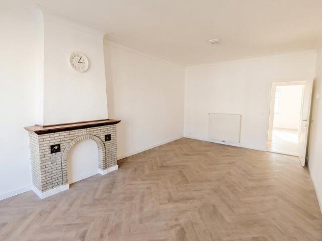 modern 2 bedroom apartment