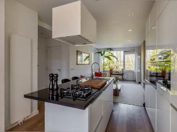 Modern 2 Bedroom Apartment
