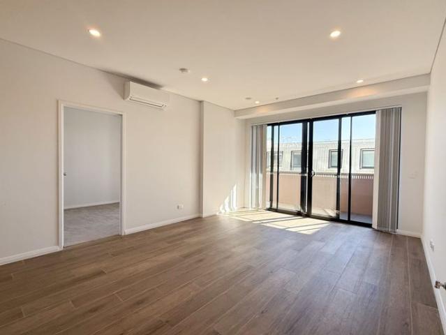 Modern 2 Bedroom Apartment | 5 Min Walk to Tallawong Metro