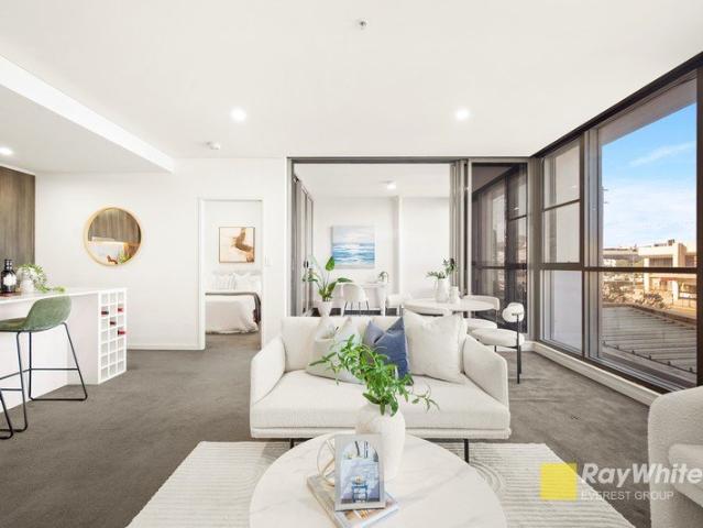 Modern 2 Bedroom Apartment | Well Maintained Complex & Excellent Layout