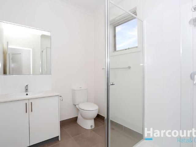 Modern 2 Bedroom Apartment with Natural Light & Balcony