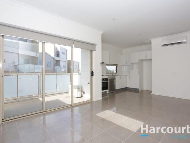 Modern 2 Bedroom Apartment with Natural Light & Balcony