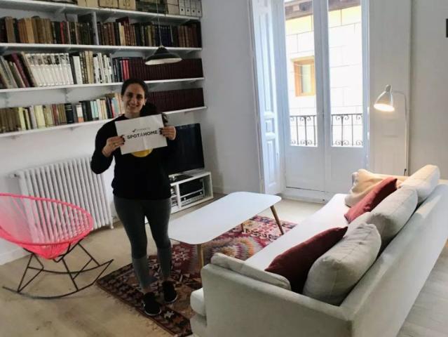 Modern 2 bedroom apartment with AC for rent near Sol