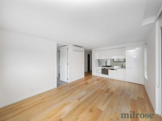 Modern 2 Bedroom Apartment with Balcony, Parking & Storage