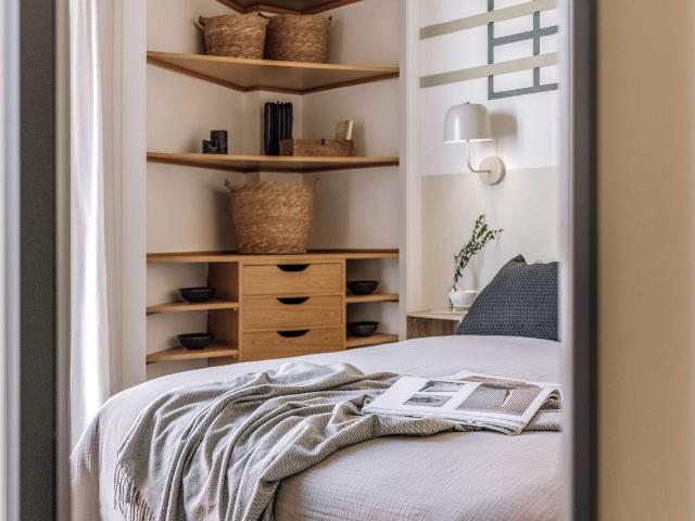 Modern 2 Bedroom Apartment with Designer Furniture and Ducted Air Conditioning in Bailén Street, Madrid Amsterdam Apartments for Rent