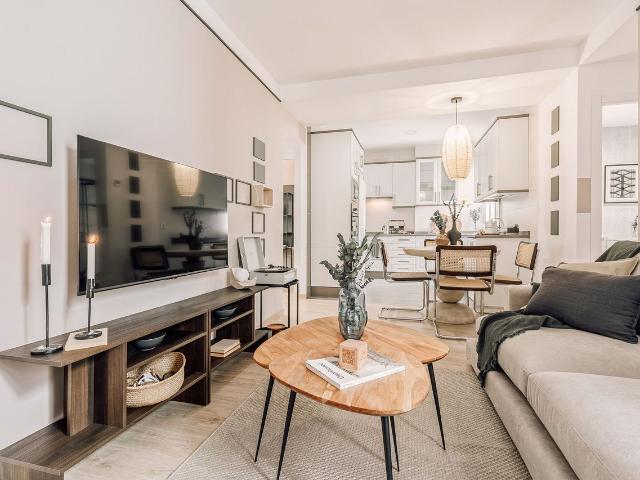 Modern 2 Bedroom Apartment with Designer Furniture and Ducted Air Conditioning, Madrid Amsterdam Apartments for Rent