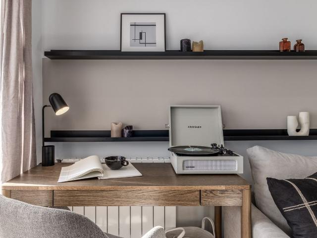 Modern 2 Bedroom Apartment with Designer Furniture and High Speed WiFi on Doctor Esquerdo, Madrid Amsterdam Apartments for Rent