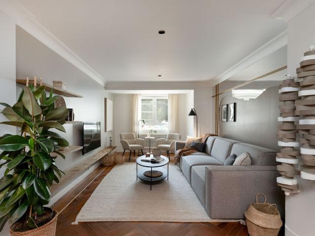Modern 2 Bedroom Apartment with Designer Finishes on Felix Boix Street, Madrid Amsterdam Apartments for Rent