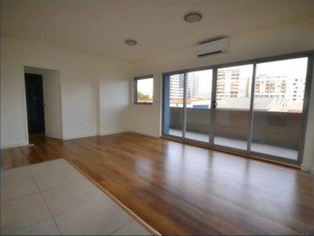 MODERN 2 BEDROOM APARTMENT WITH HUGE BALCONY