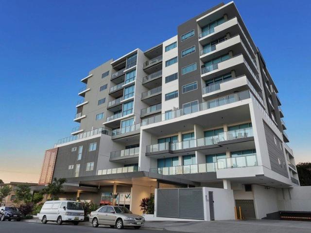 Modern 2 Bedroom Apartment with Large Balcony at The Link, Nundah ? Prime Location & Lifestyle Convenience