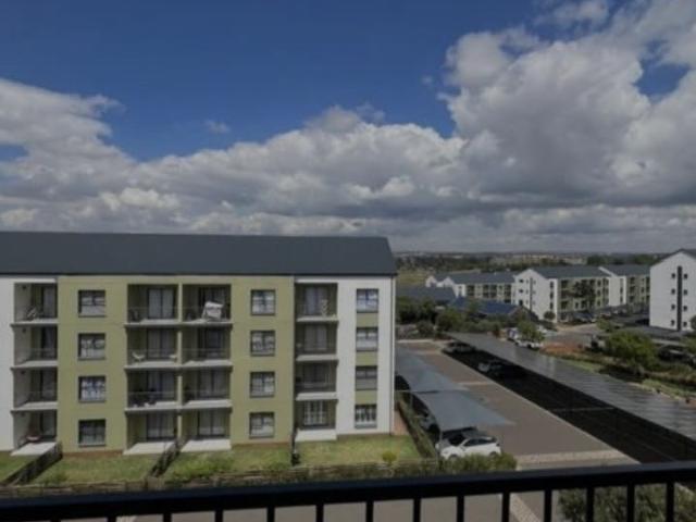 Modern 2 Bedroom Apartment with Premium Lifestyle Features
