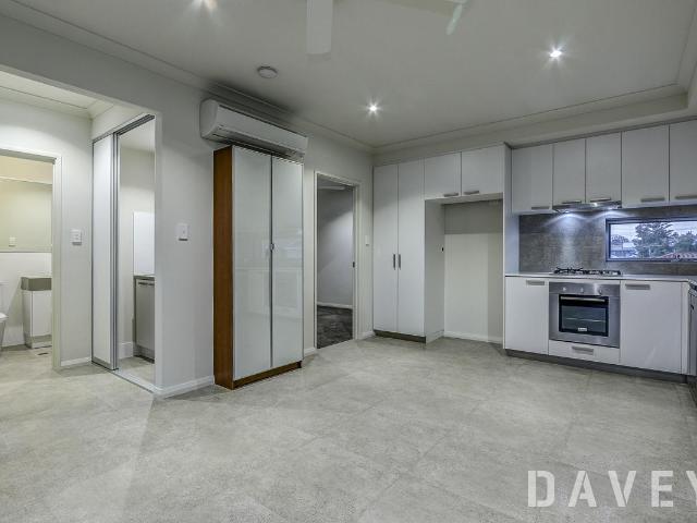 Modern 2 Bedroom Apartment with Private Balcony, Tuart Hill