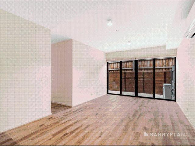 Modern 2 Bedroom Apartment with Private Outdoor Area!