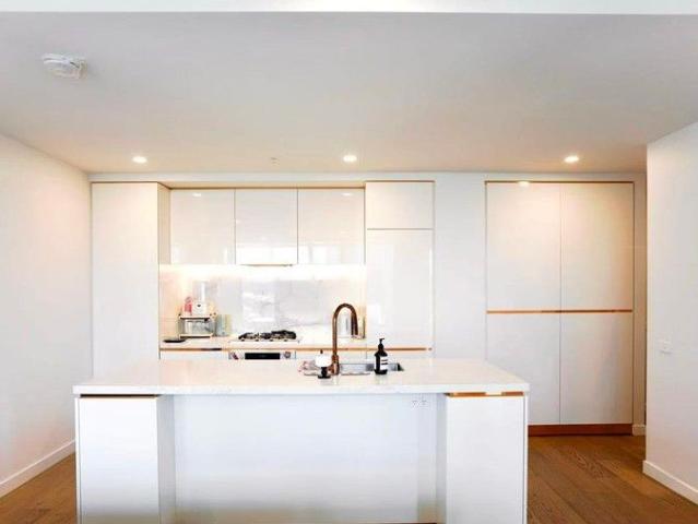Modern 2 Bedroom Apartment with Stunning Mountain Views in the Heart of Box Hill