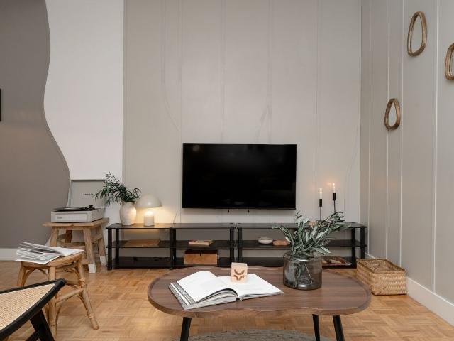 Modern 2 Bedroom Apartment with Stylish Decor and High Speed WiFi on Menorca Street, Madrid Amsterdam Apartments for Rent