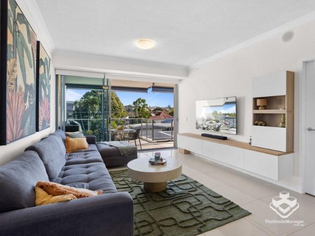 Modern 2 Bedroom Apartment with Spacious Balcony in the Heart of Nundah