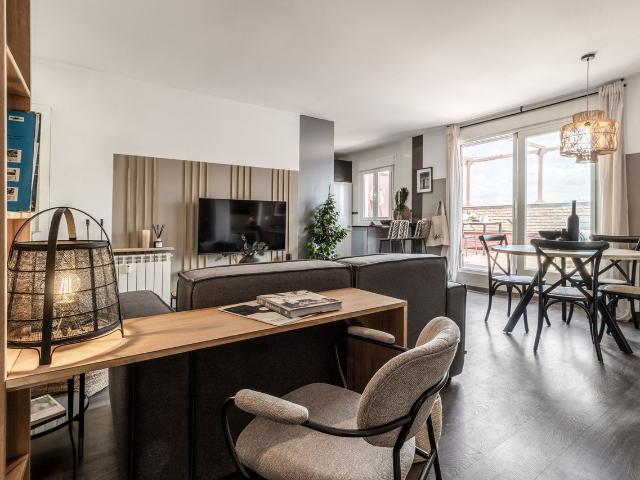 Modern 2 Bedroom Apartment with Spacious Terrace and Workspace in Azca, Madrid Amsterdam Apartments for Rent
