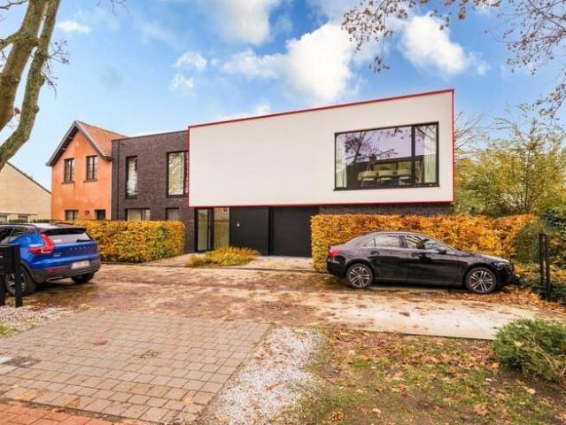 Modern 2 Bedroom Apartment with Terrace in Mechelen