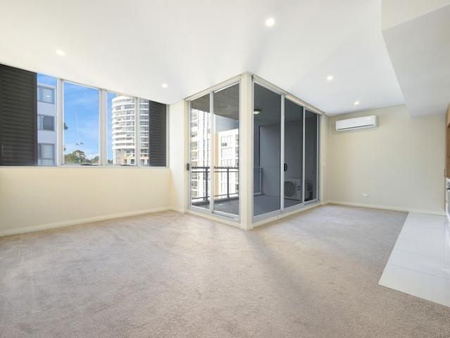 Modern 2 Bedroom Apartment with 2 Car Spaces in Prime Carlingford
