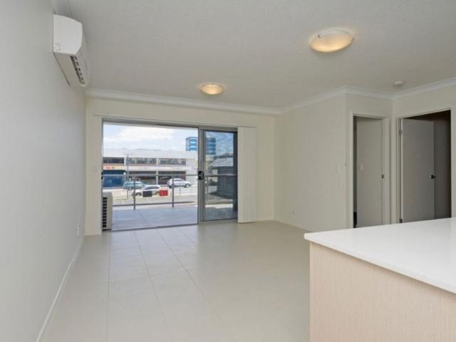 Modern 2 Bedroom Apartment at Heart of Beenleigh
