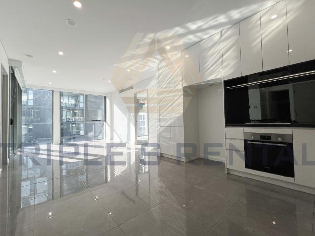 Modern 2 Bedroom Apartment For Rent!