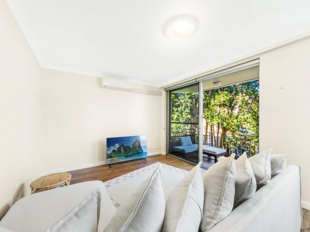 Modern 2 Bedroom Apartment in the Heart of Cammeray