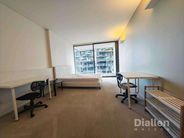 Modern 2 Bedroom Apartment in the Heart of Chippendale – Close to Universities