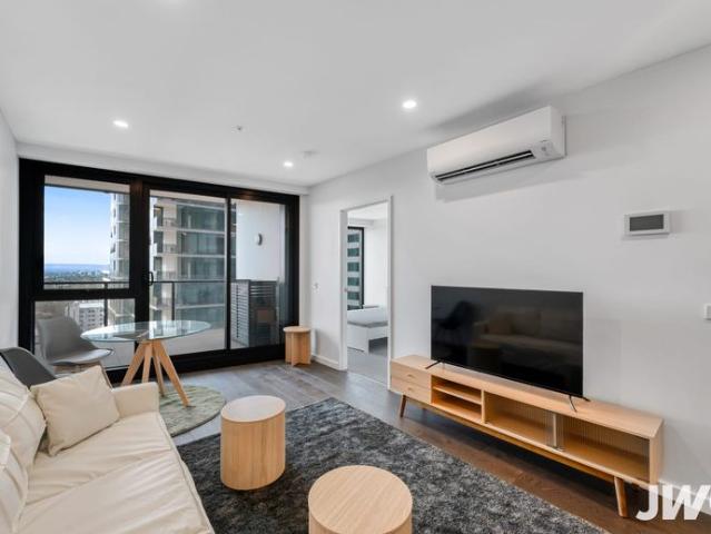 Modern 2 Bedroom Apartment in the Heart of Box Hill