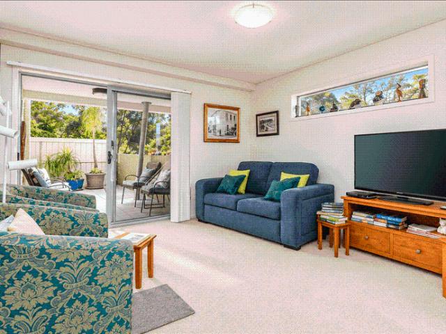 Modern 2 Bedroom Apartment in the Heart of Helensvale