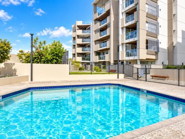 Modern 2 Bedroom Apartment in the Heart of Helensvale