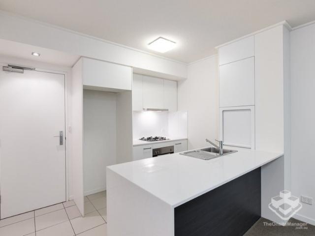 Modern 2 Bedroom Apartment in the Heart of Nundah