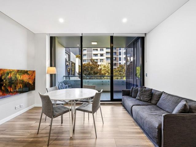 Modern 2 Bedroom Apartment in the Heart of Rosebery