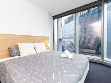 Modern 2 bedroom apartment in West Side Place