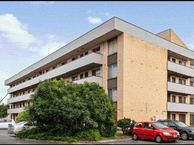 Modern 2 Bedroom Apartment in Convenient Findon Location