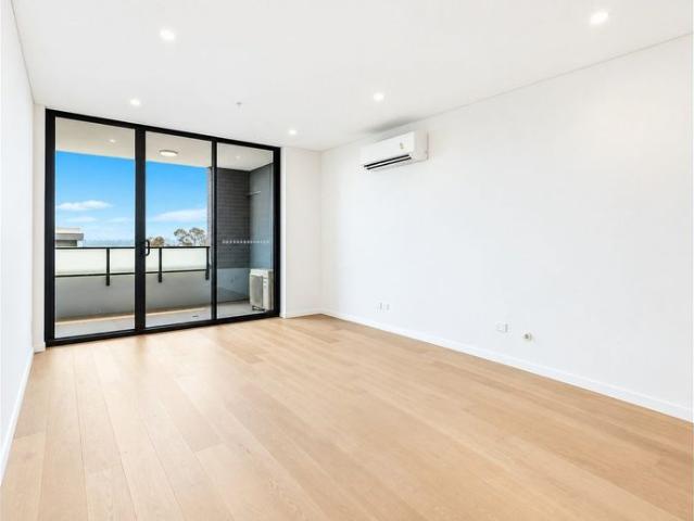 Modern 2 Bedroom Apartment in Convenient Kirrawee Location