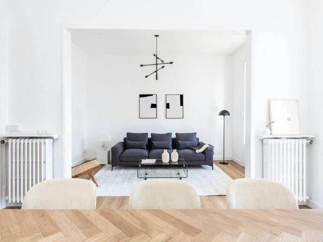 Modern 2 Bedroom Apartment in Gothic Quarter, Barcelona Amsterdam Apartments for Rent