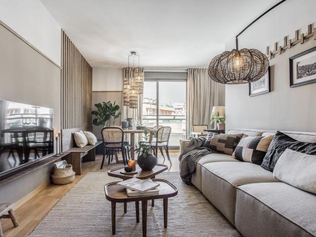 Modern 2 Bedroom Apartment in Goya with Jungle Aesthetics and Private Workspace, Madrid Amsterdam Apartments for Rent