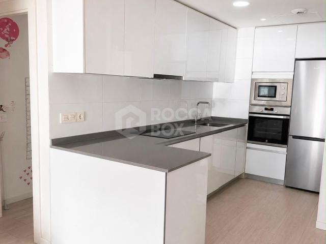 Modern 2 bedroom apartment in jardines de guadaiza
