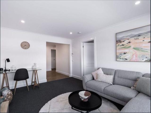 Modern 2 Bedroom Apartment in North Albury Furnished