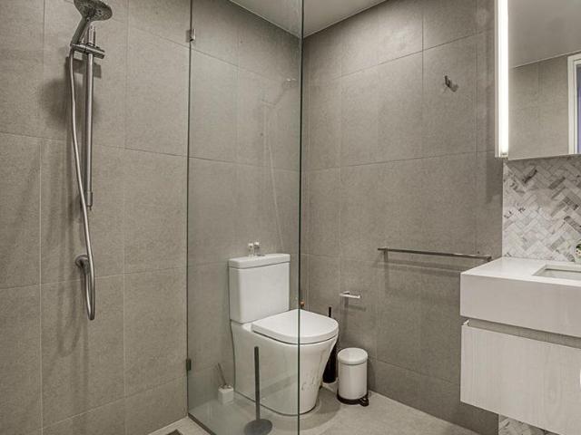 Modern 2 Bedroom Apartment in Prestigious Forrest Location